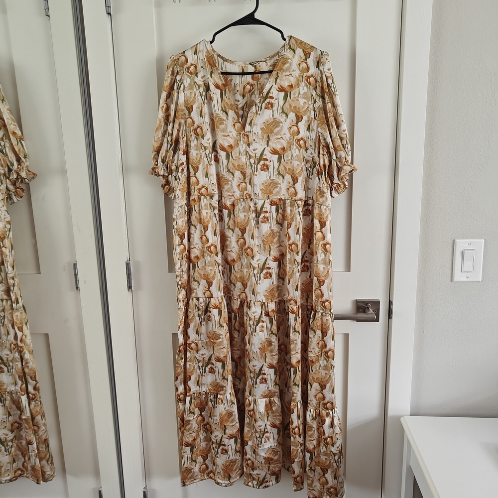 Chic Floral Maxi Dress in Cream and Tan